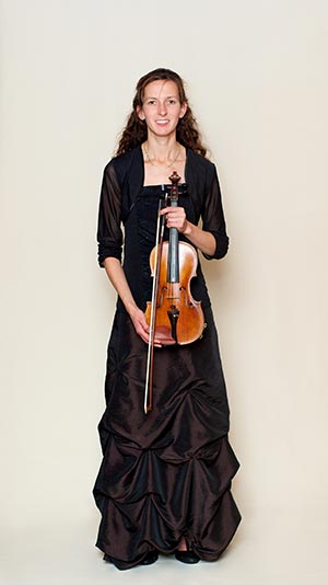 Eva Nykrýnová — violin